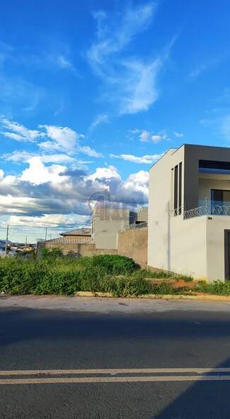 Lote de Esquina à Venda no Bosque das Palmeiras – Oportunidade de Investime
