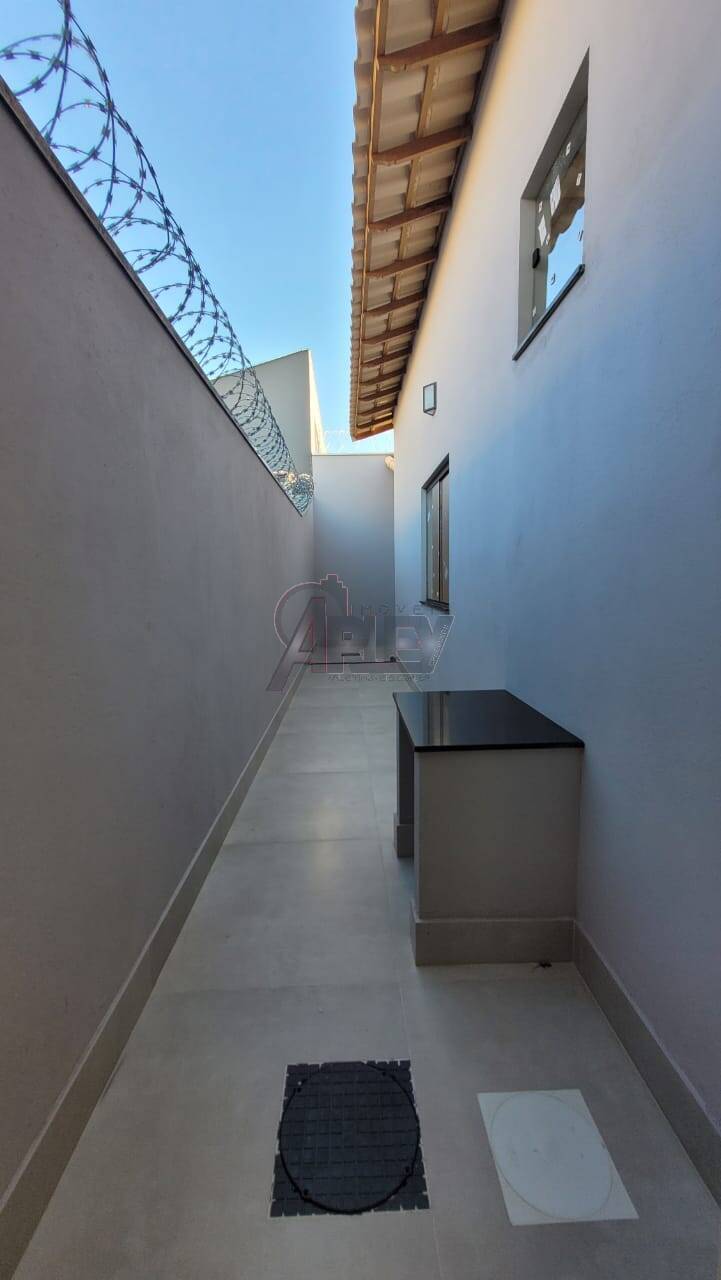 Casa à venda com 3 quartos, 135m² - Foto 14