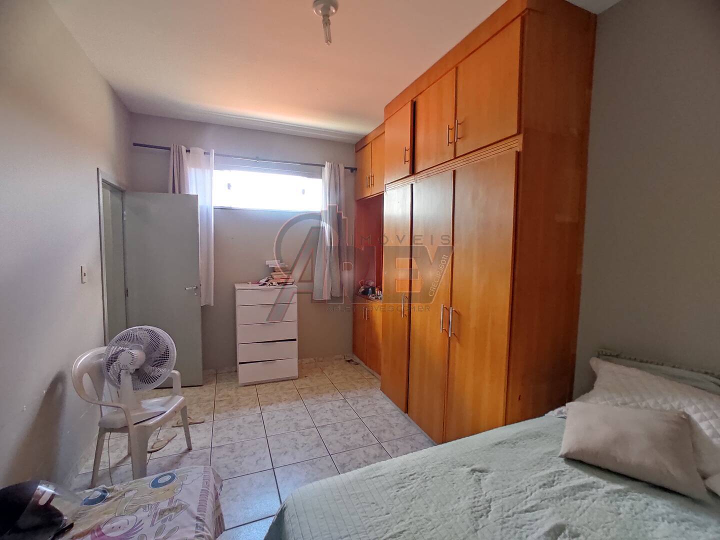 Casa à venda com 4 quartos, 150m² - Foto 3