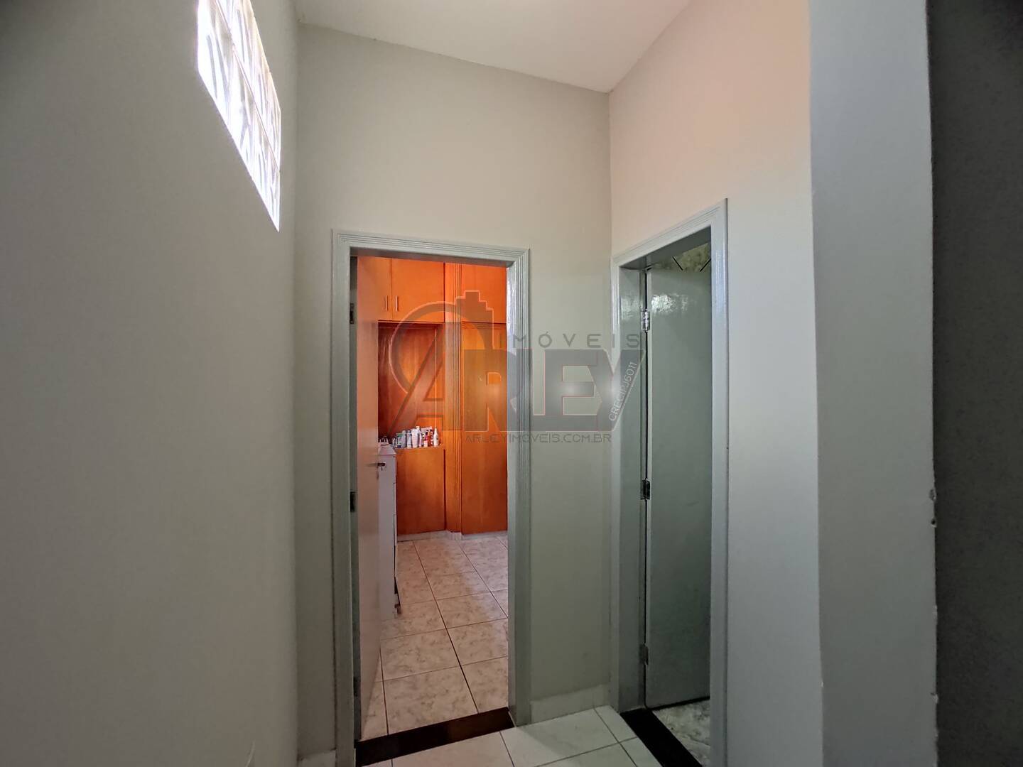 Casa à venda com 4 quartos, 150m² - Foto 2