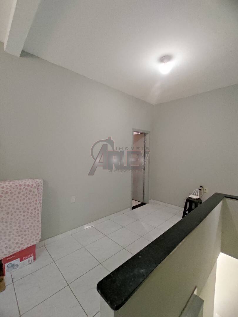 Casa à venda com 4 quartos, 150m² - Foto 11