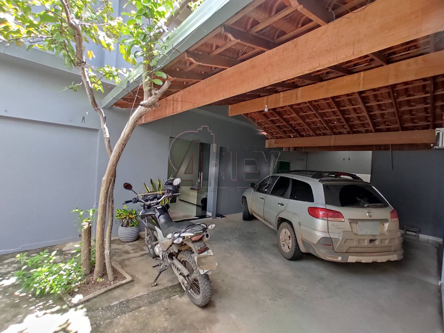 Casa à venda com 4 quartos, 150m² - Foto 1