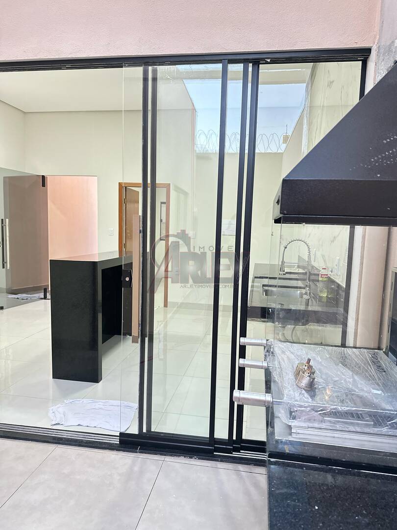 Casa à venda com 2 quartos, 100m² - Foto 2