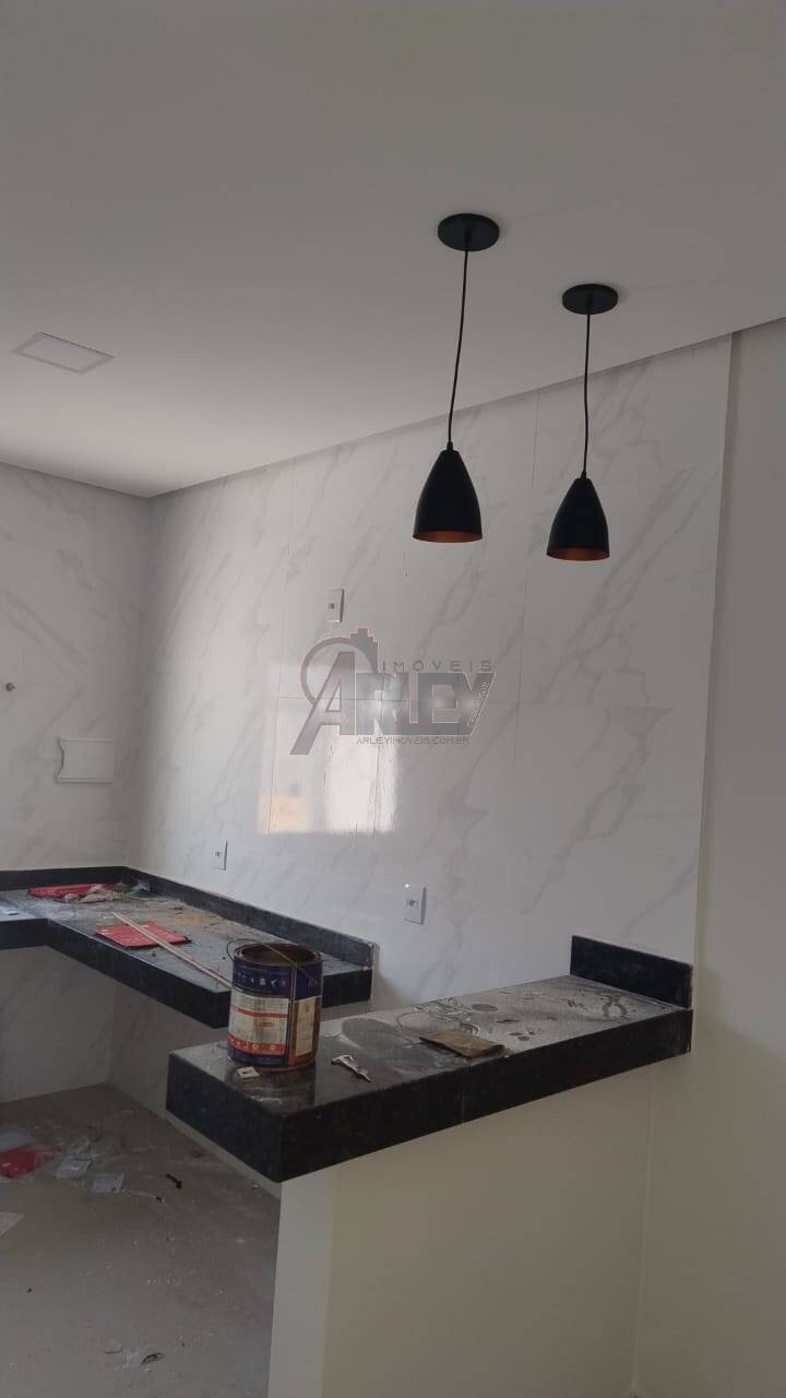 Casa à venda com 2 quartos, 50m² - Foto 3