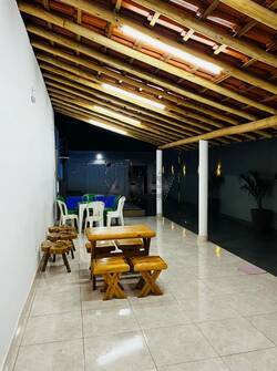 Prédio Inteiro à venda, 180m² - Foto 1