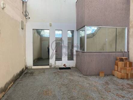 Casa à venda com 3 quartos, 70m² - Foto 1