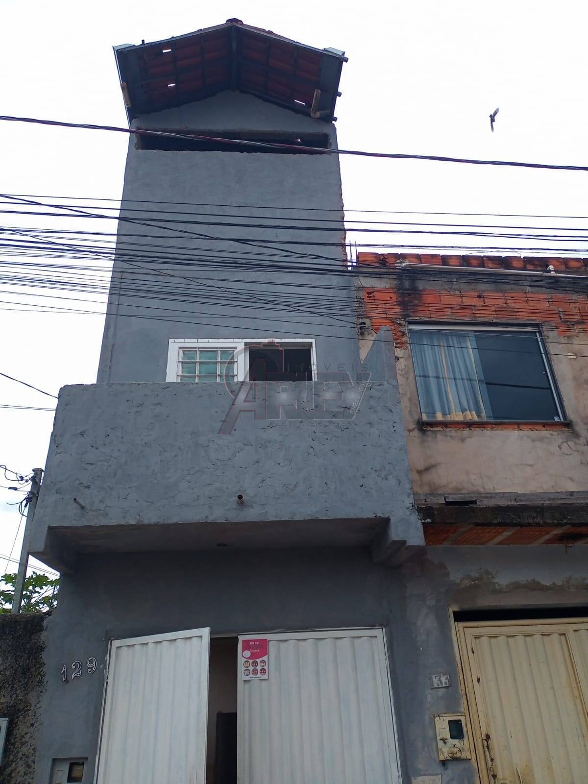 Casa à venda com 3 quartos, 130m² - Foto 1