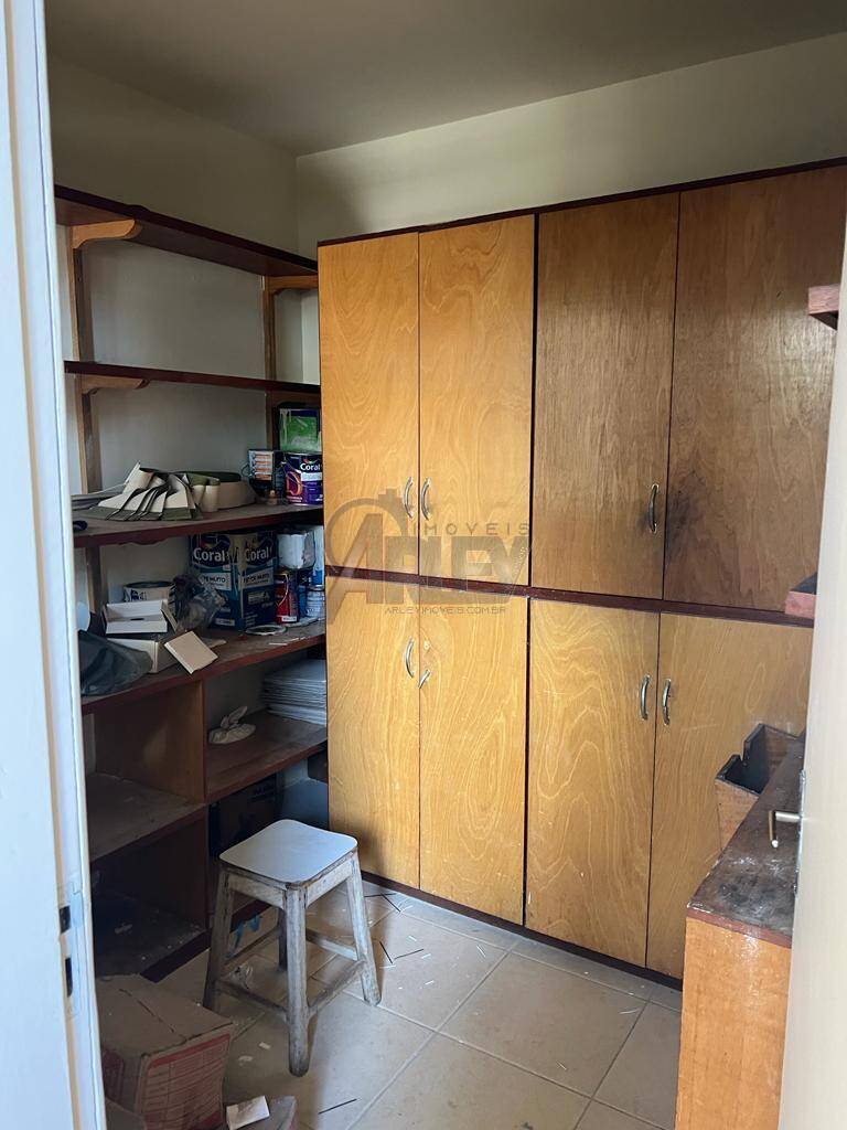 Casa à venda com 5 quartos, 240m² - Foto 5