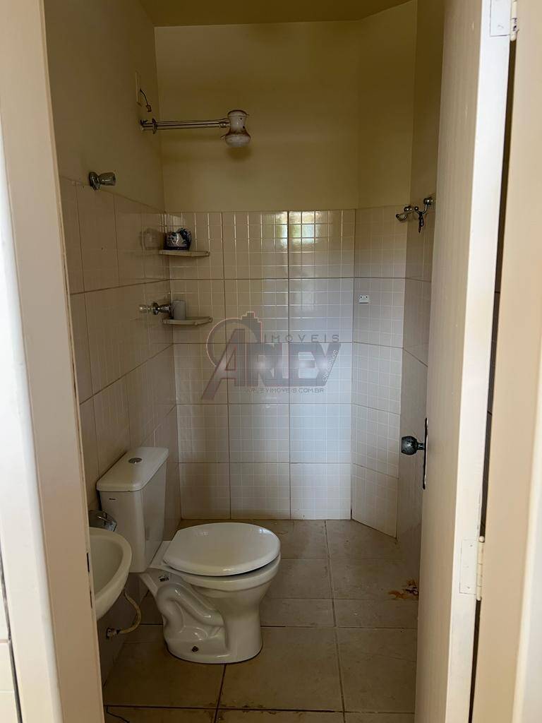 Casa à venda com 5 quartos, 240m² - Foto 11