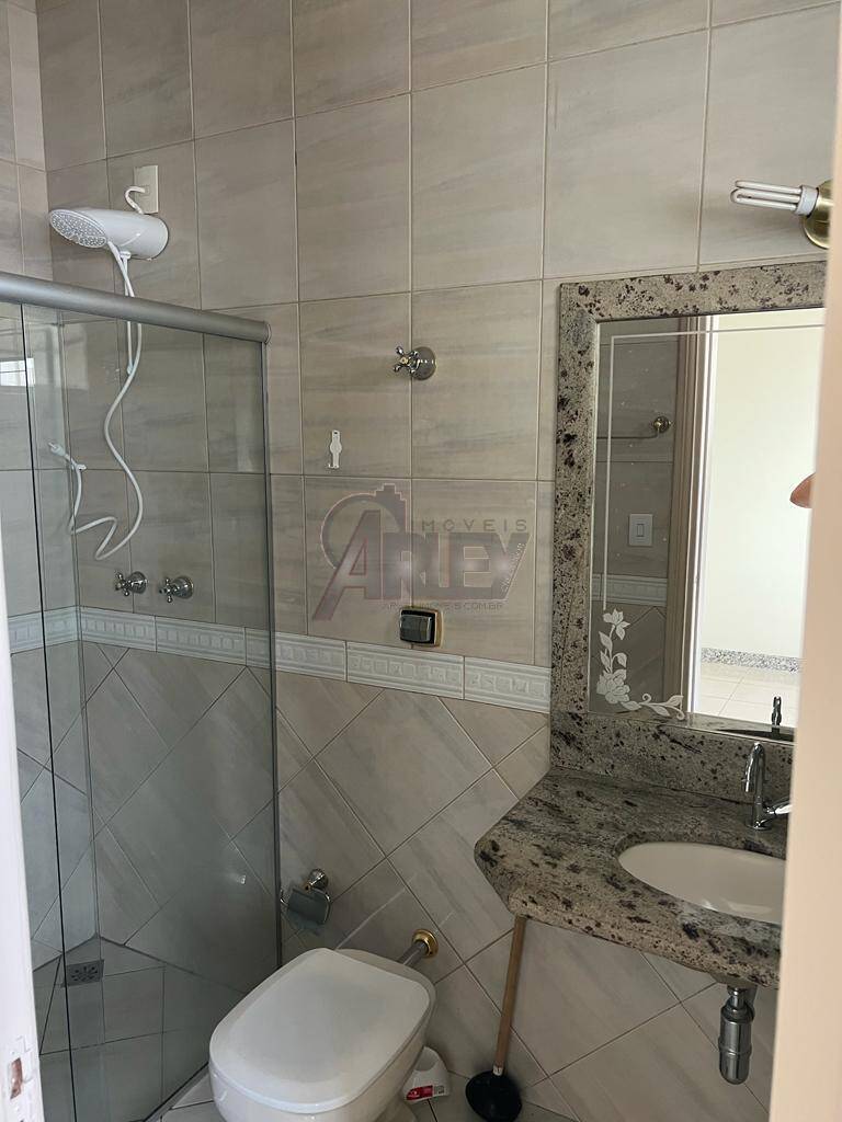 Casa à venda com 5 quartos, 240m² - Foto 15