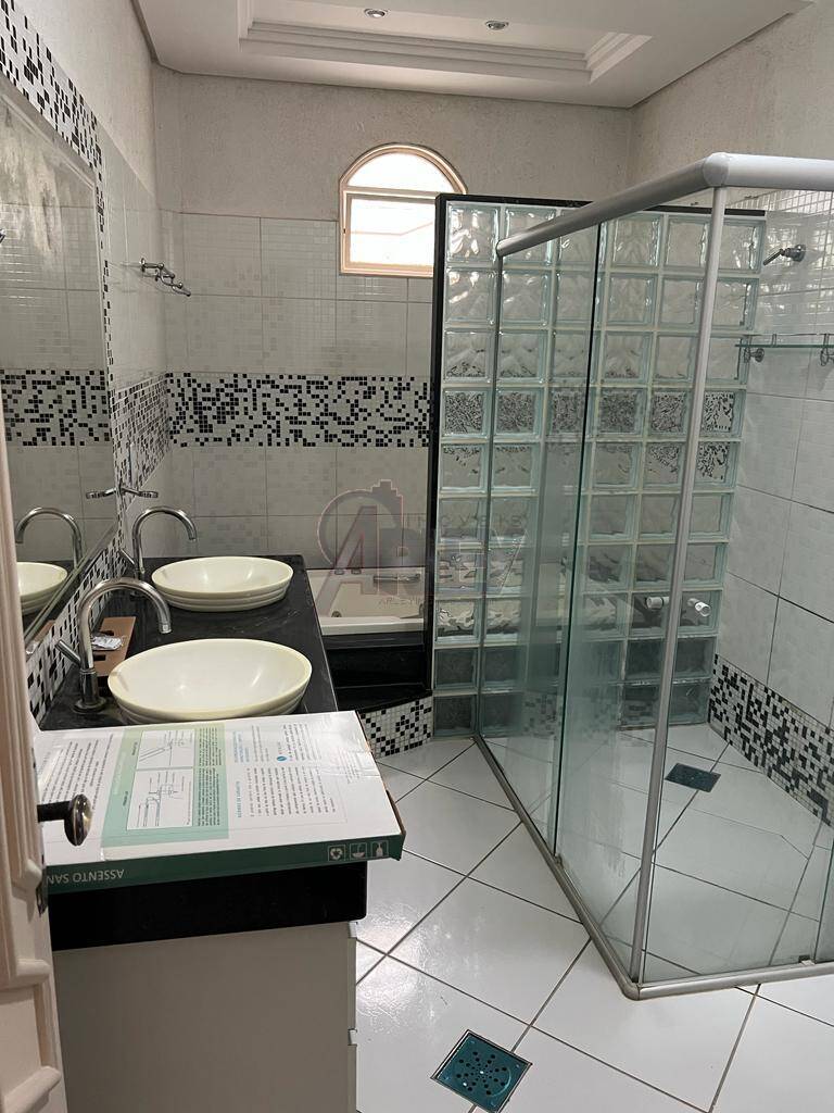 Casa à venda com 5 quartos, 240m² - Foto 18