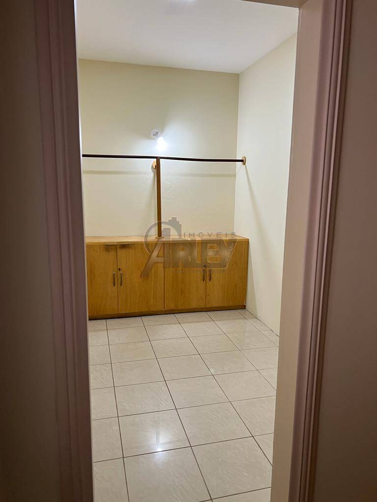 Casa à venda com 5 quartos, 240m² - Foto 20