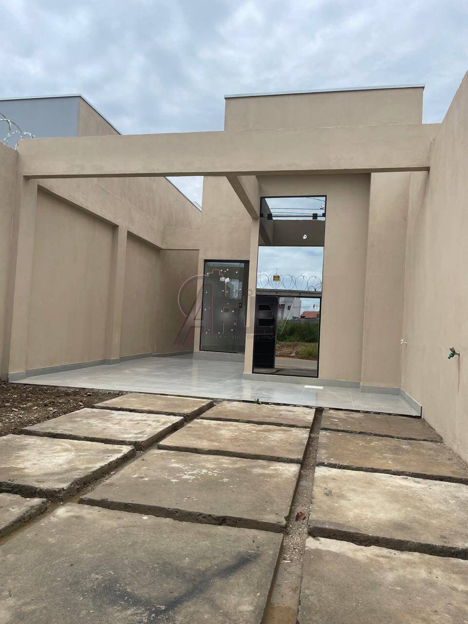 Vende-se casa de 3 quartos sendo 1 suite no Jd.Olimpico