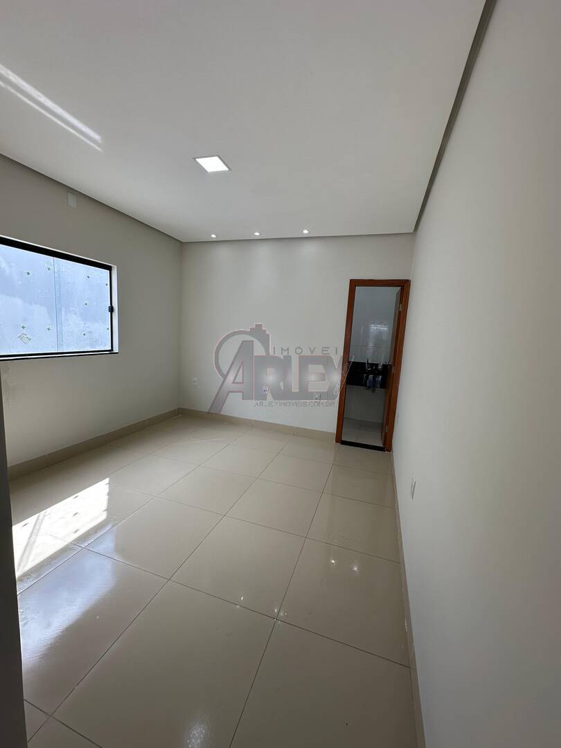 Casa à venda com 3 quartos, 65m² - Foto 4