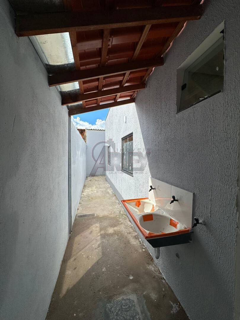 Casa à venda com 3 quartos, 65m² - Foto 8