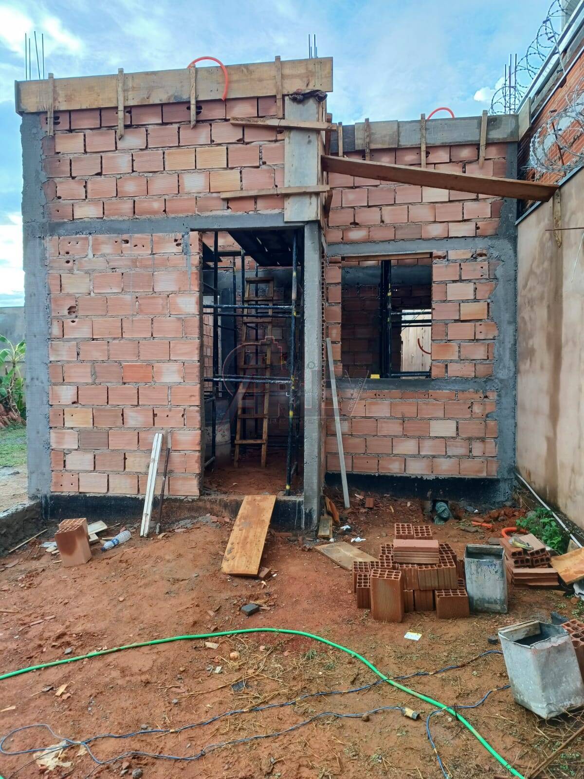 Casa à venda com 3 quartos, 63m² - Foto 3