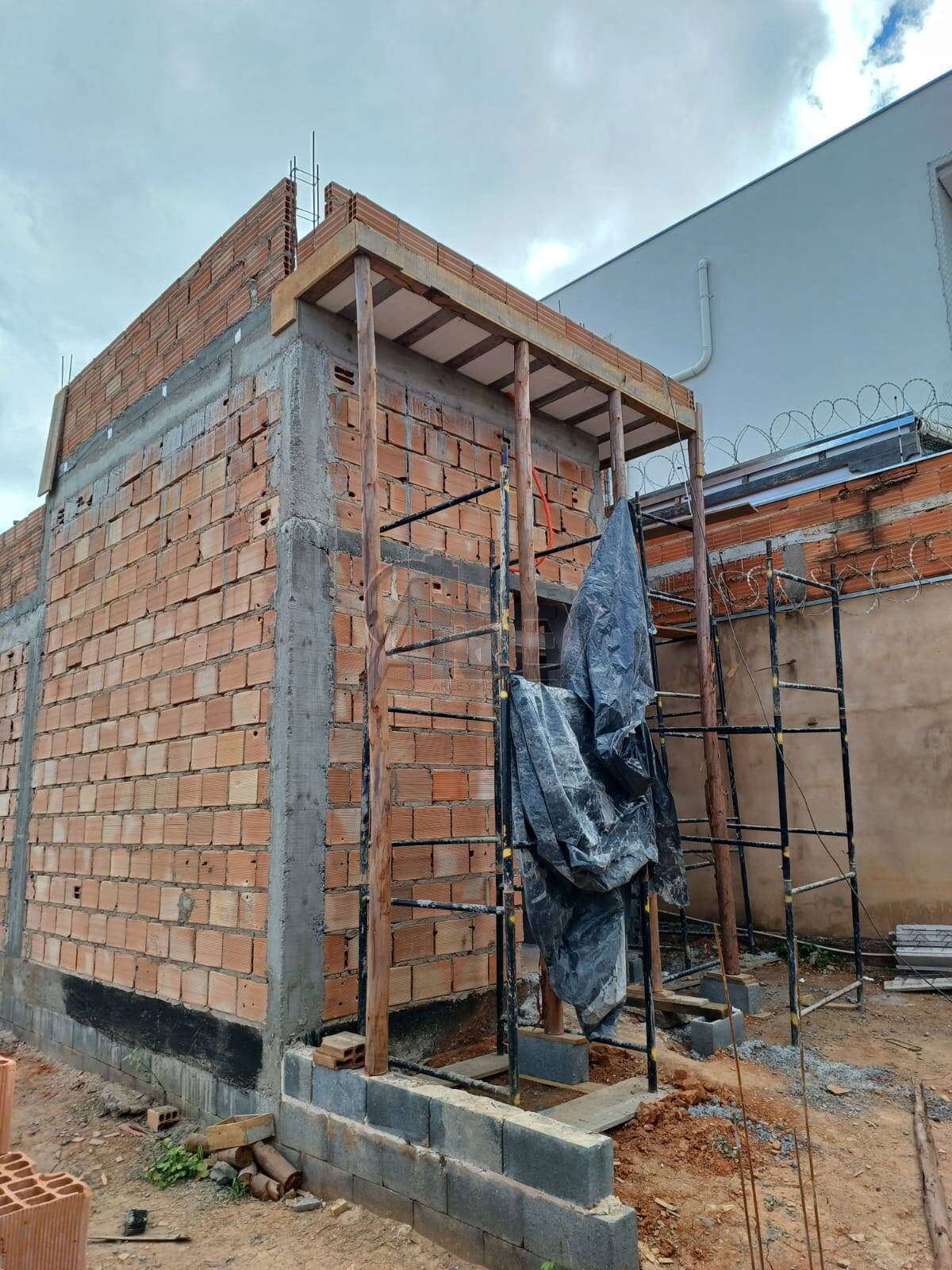 Casa à venda com 3 quartos, 63m² - Foto 4
