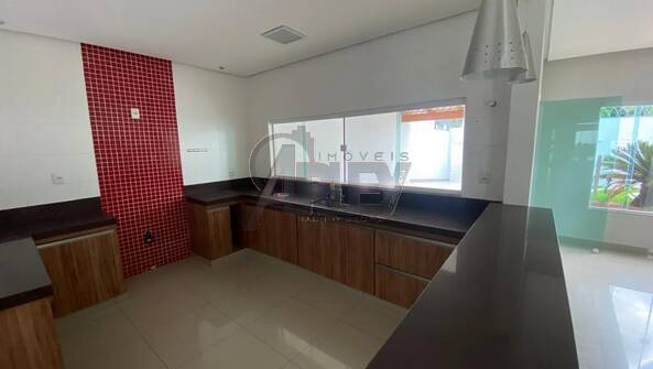 Casa à venda com 2 quartos, 110m² - Foto 4