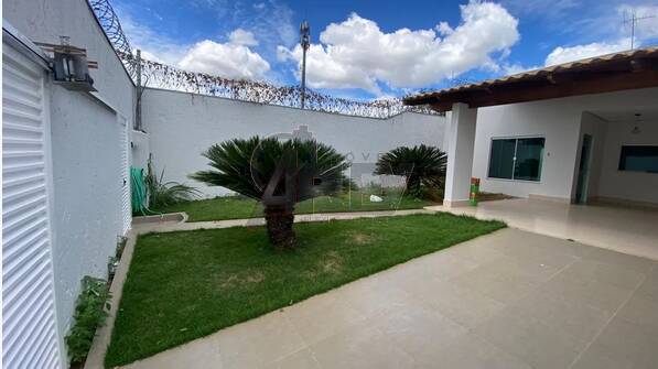 Casa à venda com 2 quartos, 110m² - Foto 2