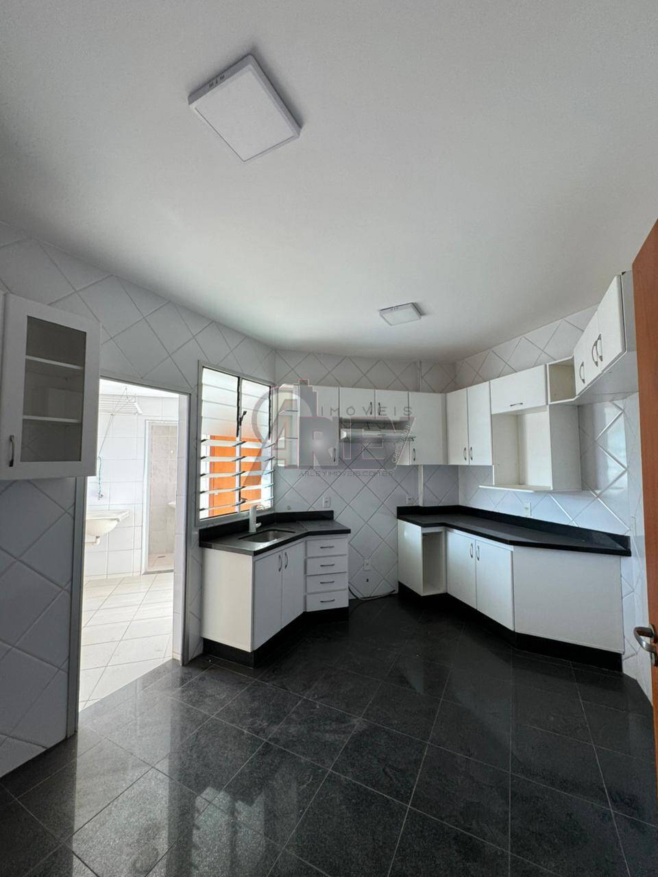 Apartamento à venda com 3 quartos - Foto 9