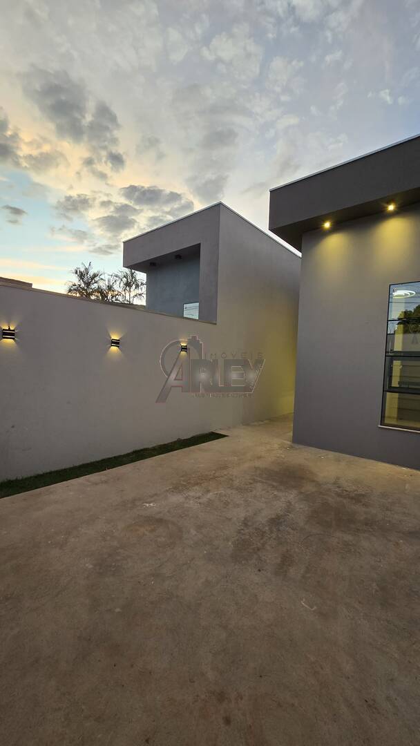 Casa à venda com 3 quartos, 75m² - Foto 3