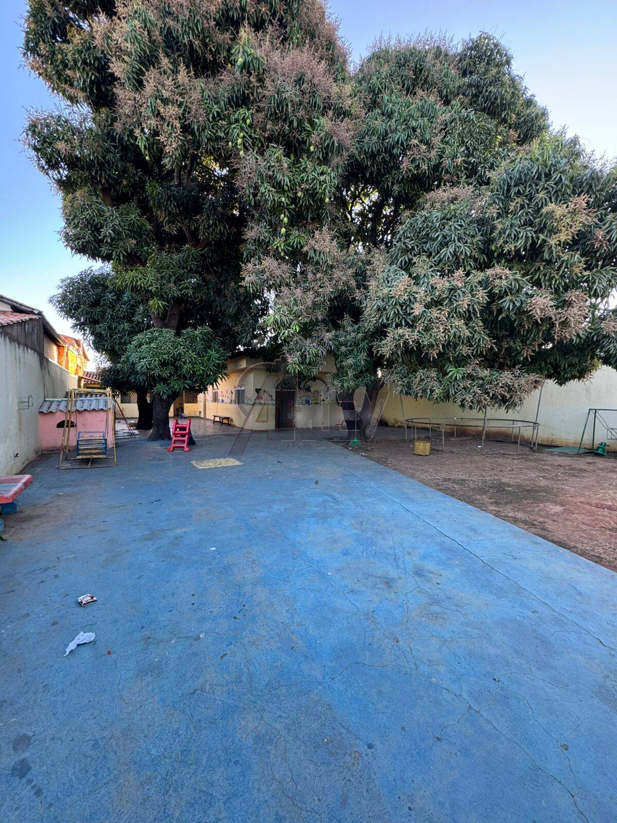 Oportunidade no Bairro Planalto! Casa com lote de 450m² (15x30)