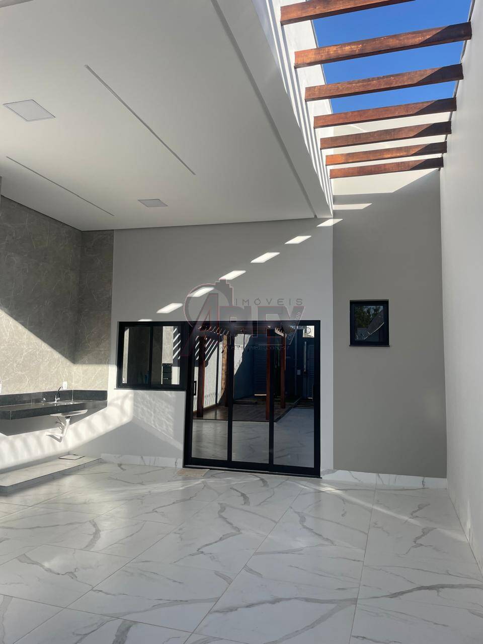 Casa à venda com 3 quartos, 100m² - Foto 5