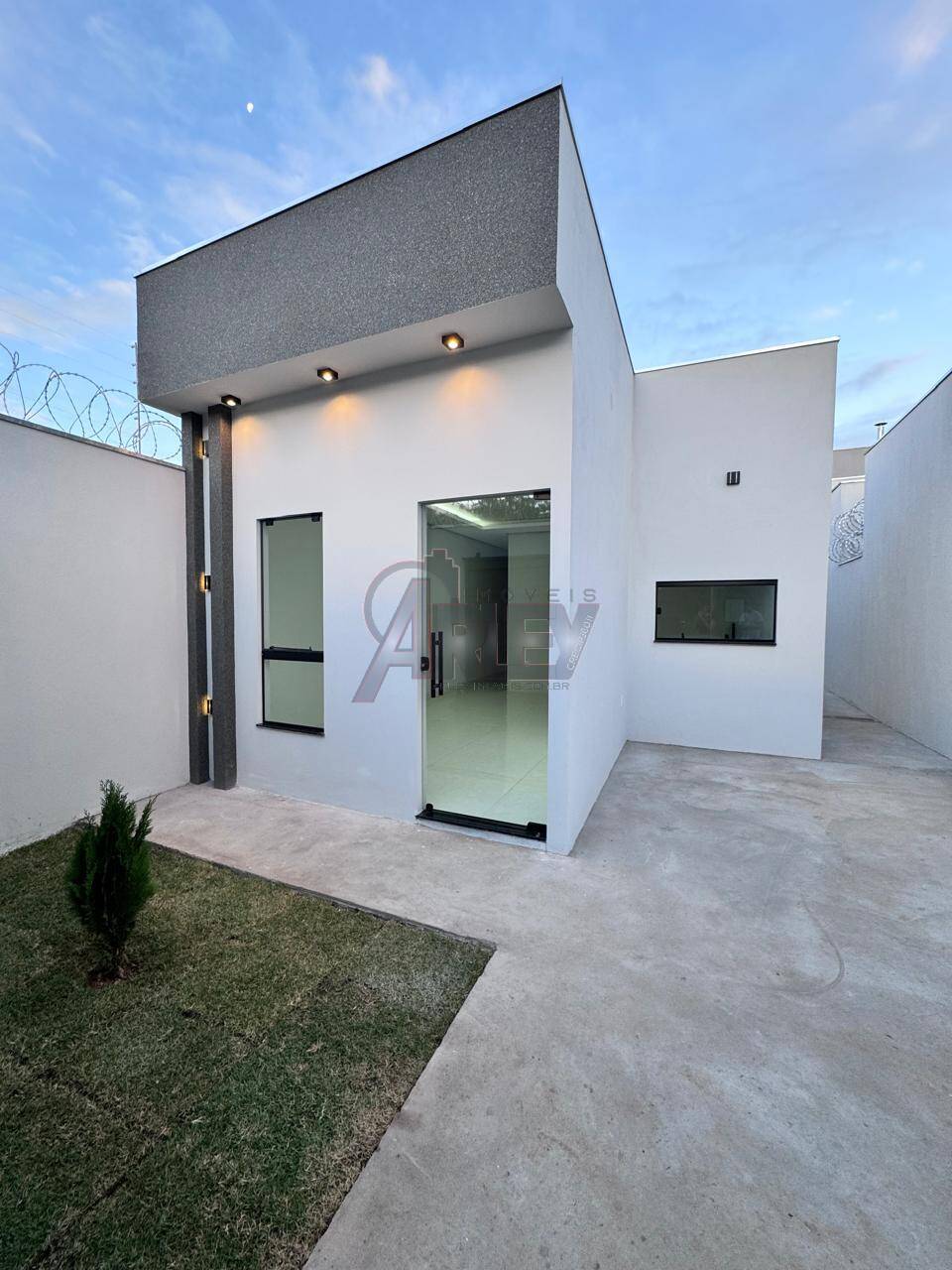 CASA À VENDA – DELFINO MAGALHÃES
