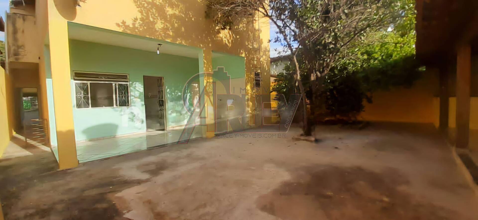 Casa à venda com 3 quartos, 330m² - Foto 3