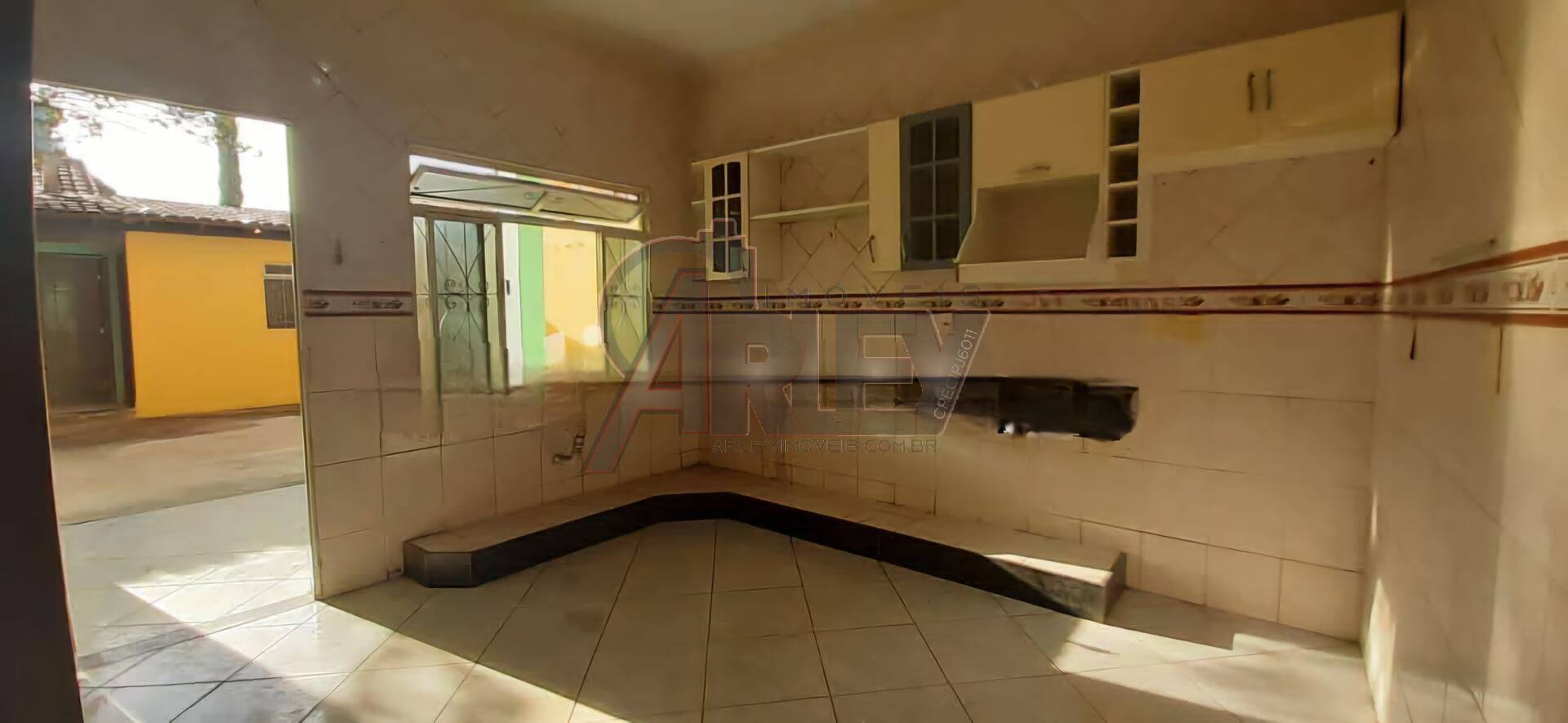 Casa à venda com 3 quartos, 330m² - Foto 4