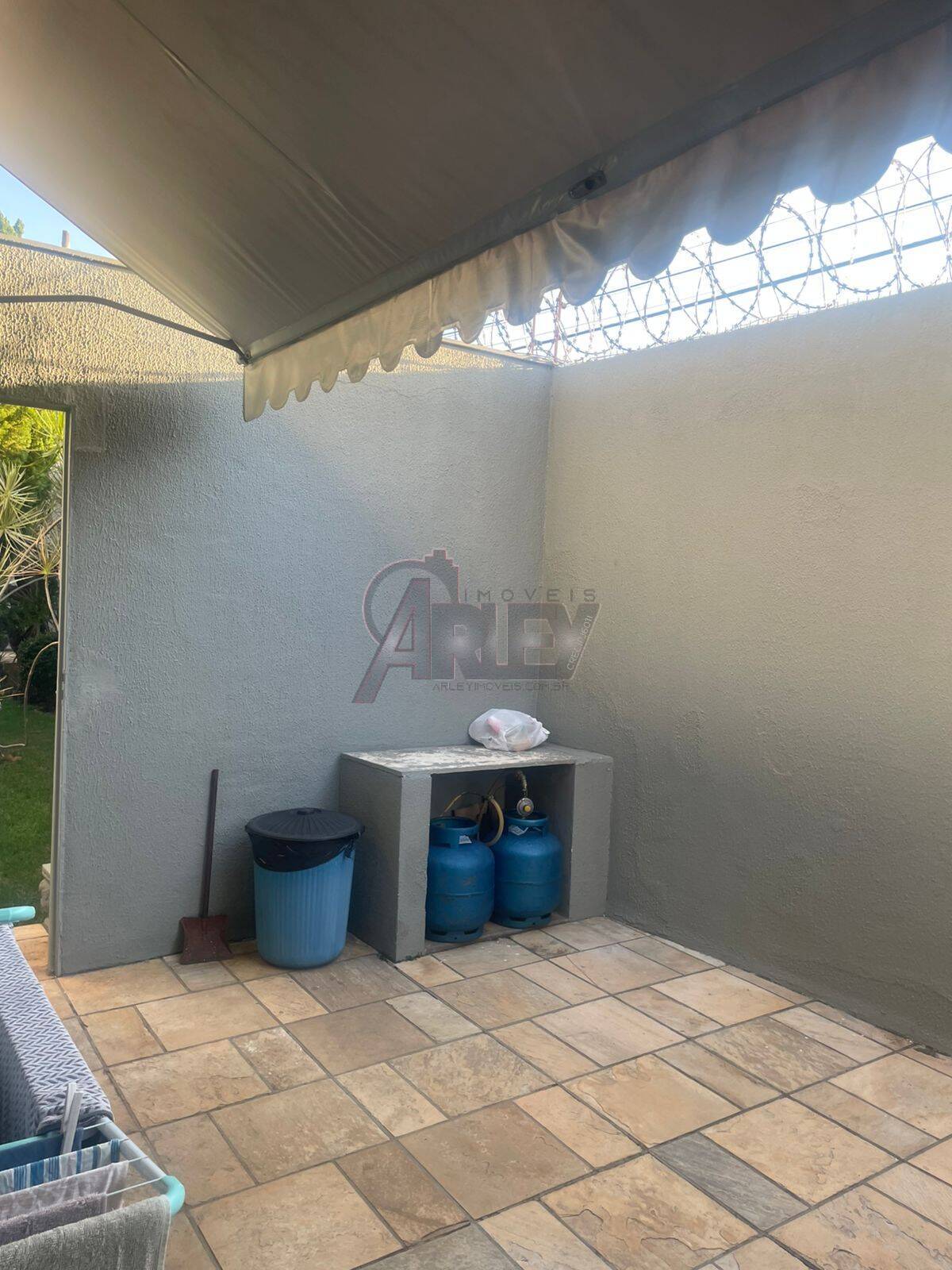 Casa à venda com 3 quartos, 250m² - Foto 3