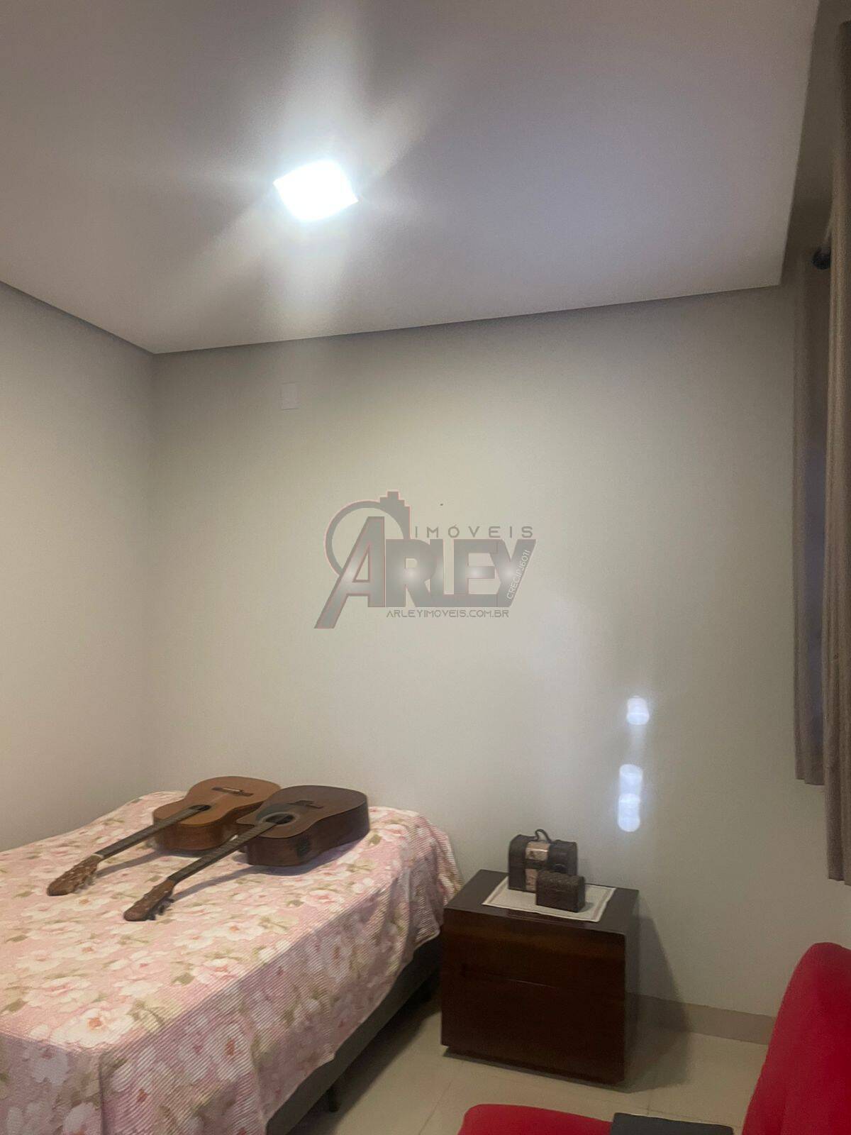 Casa à venda com 3 quartos, 250m² - Foto 5