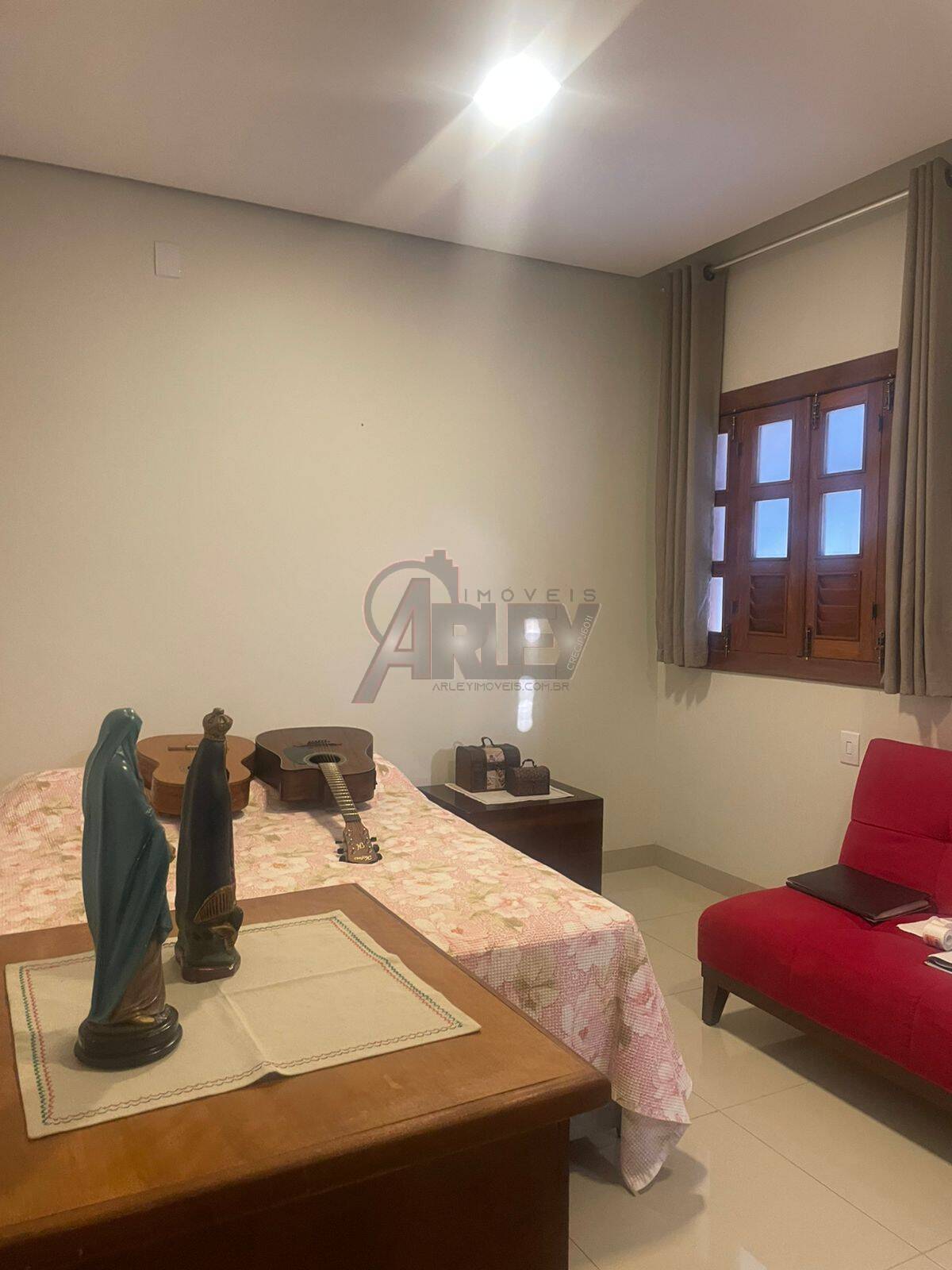 Casa à venda com 3 quartos, 250m² - Foto 8