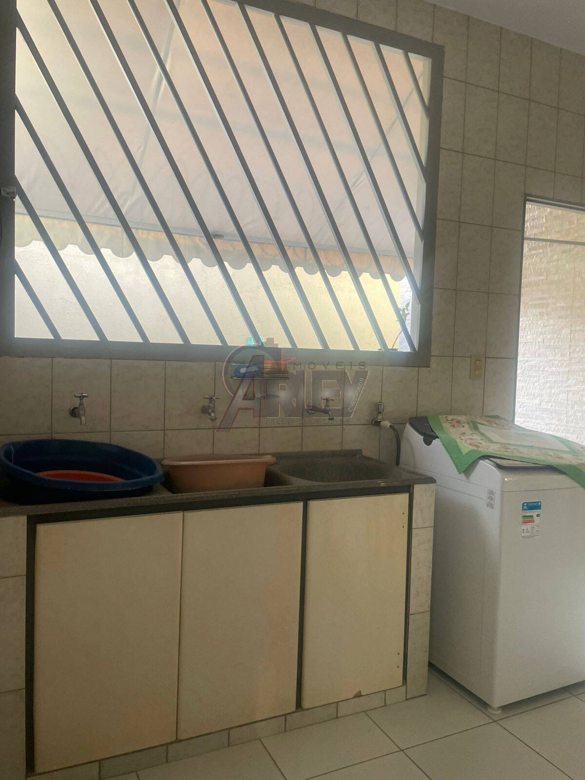 Casa à venda com 3 quartos, 250m² - Foto 9