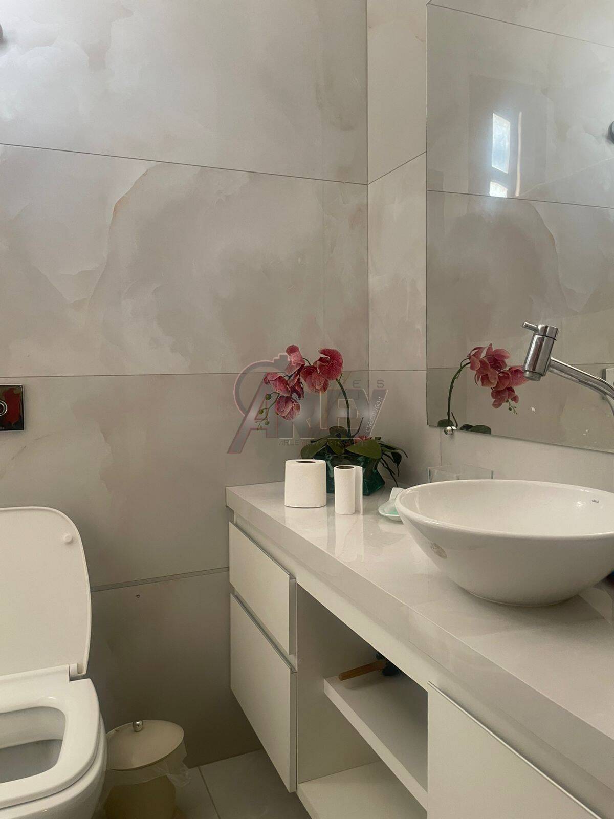 Casa à venda com 3 quartos, 250m² - Foto 11