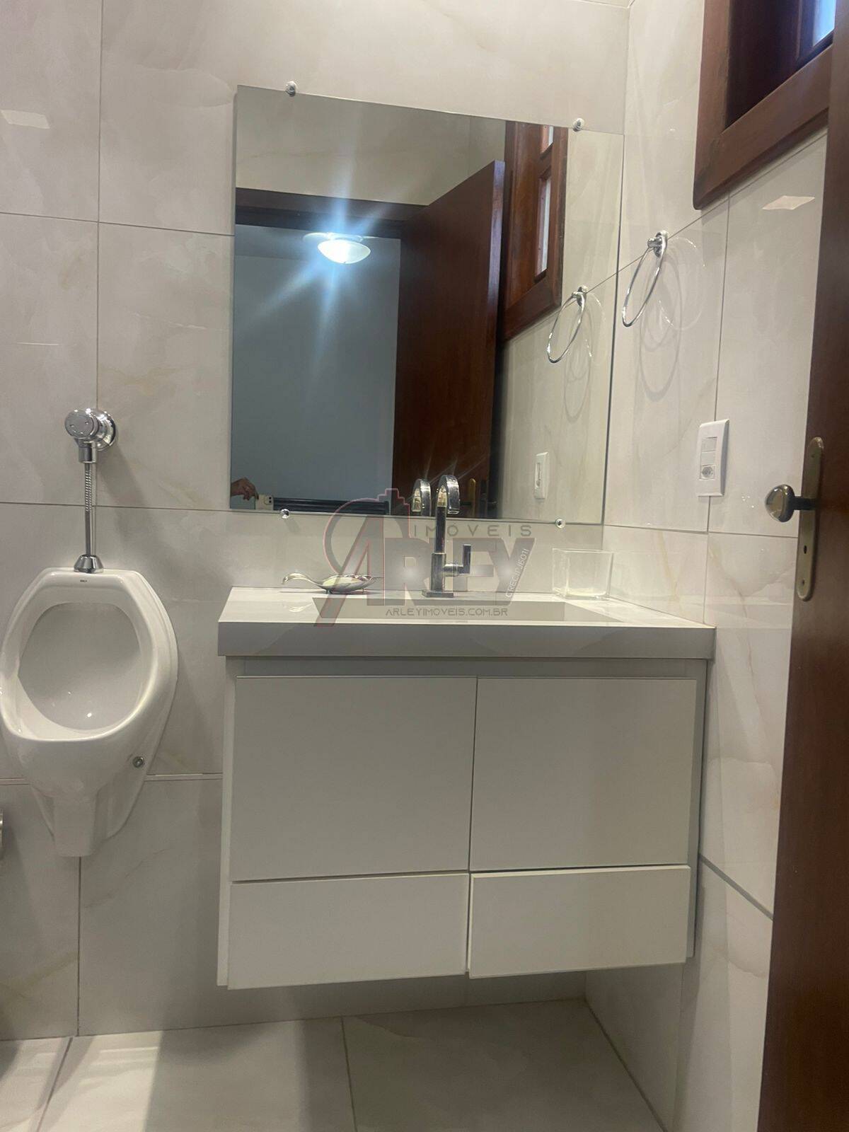 Casa à venda com 3 quartos, 250m² - Foto 14