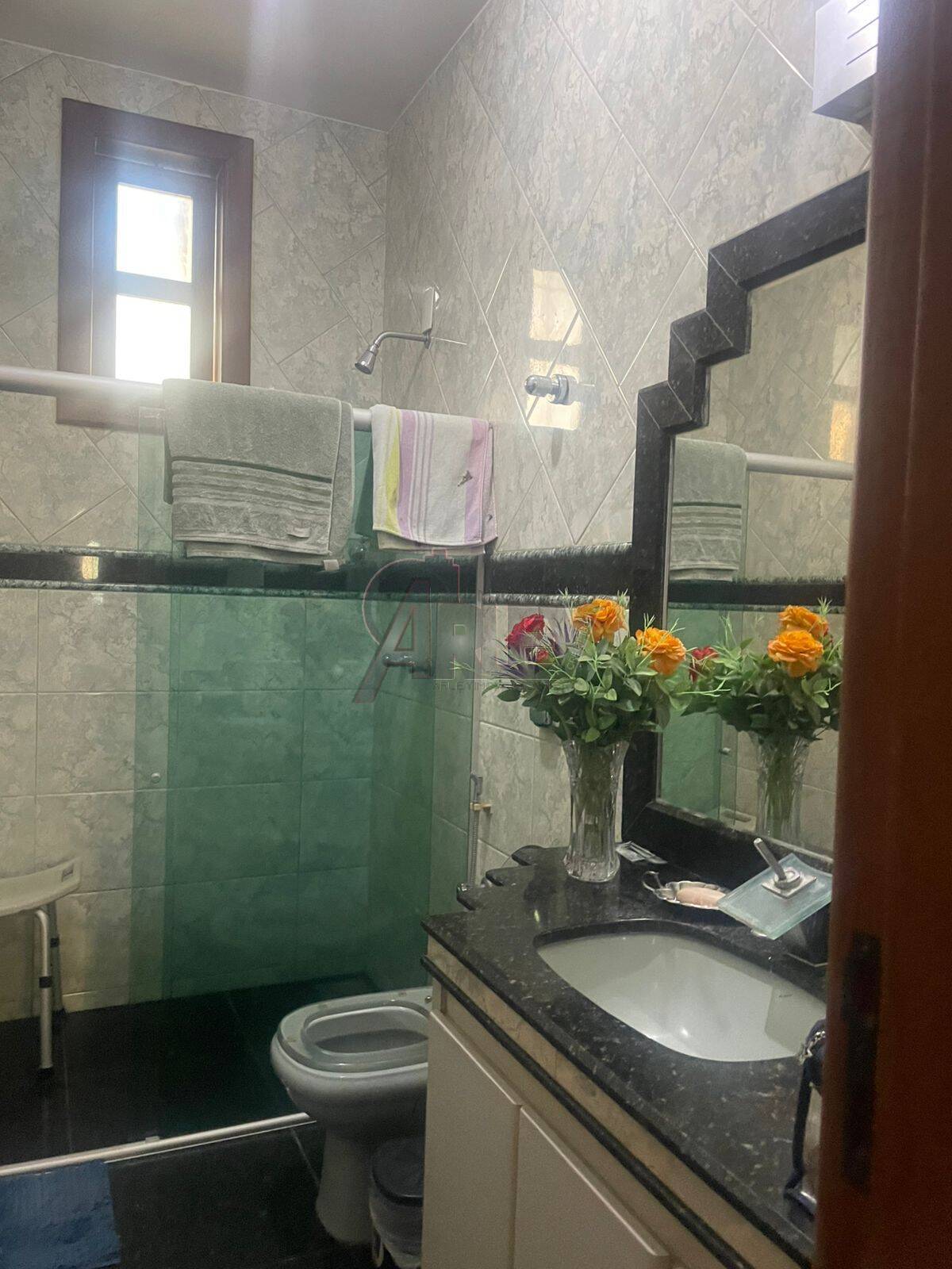 Casa à venda com 3 quartos, 250m² - Foto 17