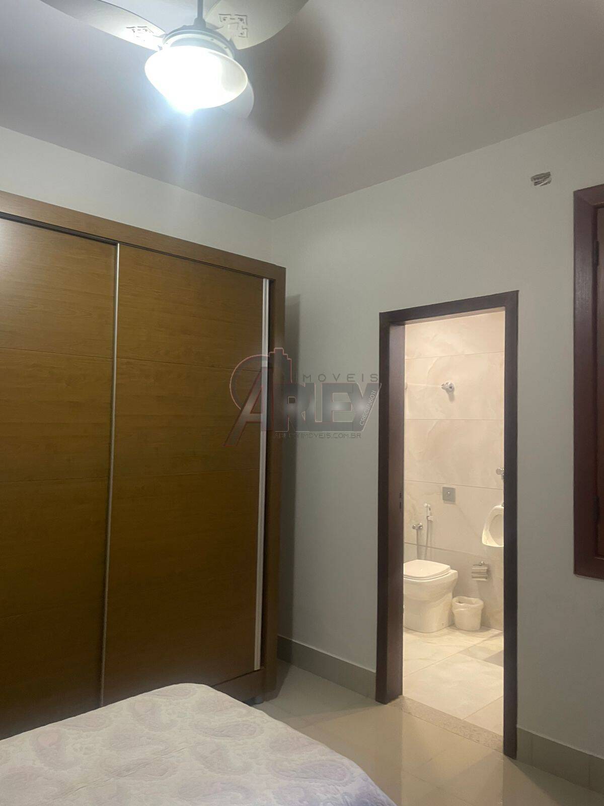 Casa à venda com 3 quartos, 250m² - Foto 15