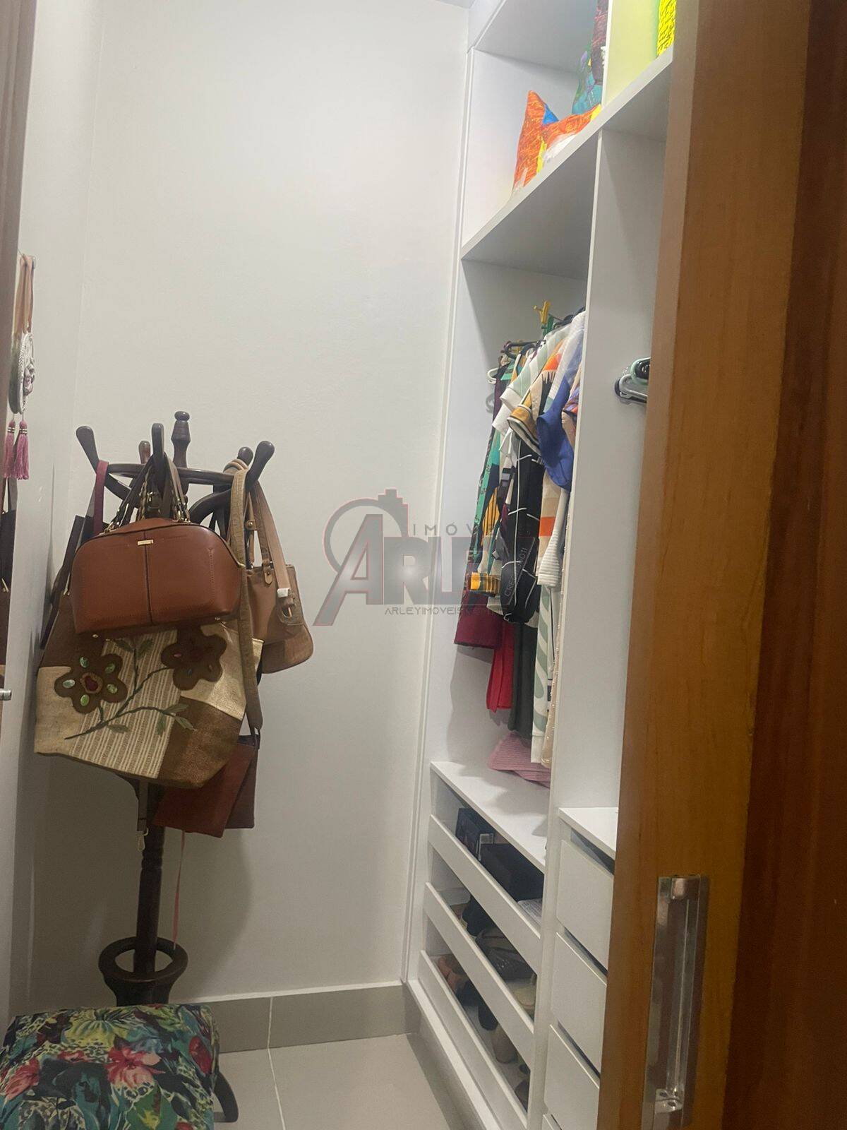 Casa à venda com 3 quartos, 250m² - Foto 18