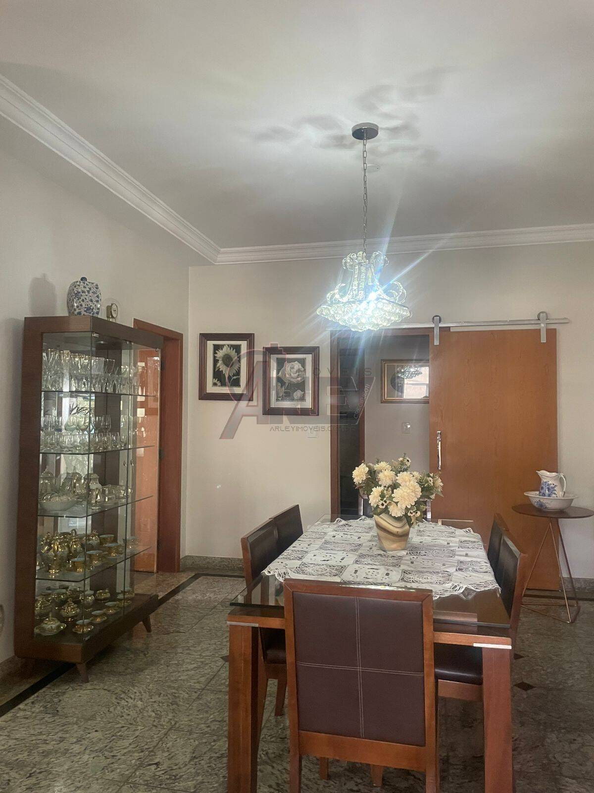 Casa à venda com 3 quartos, 250m² - Foto 26