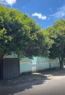 Casa à venda com 2 quartos, 165m² - Foto 1