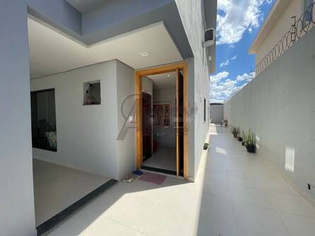 Casa à venda com 3 quartos - Foto 1