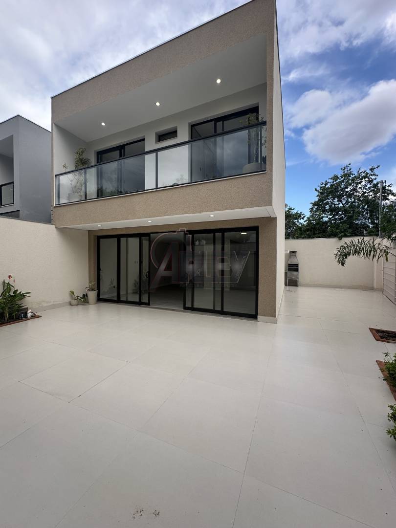 Casa, 3 quartos, 129 m² - Foto 1