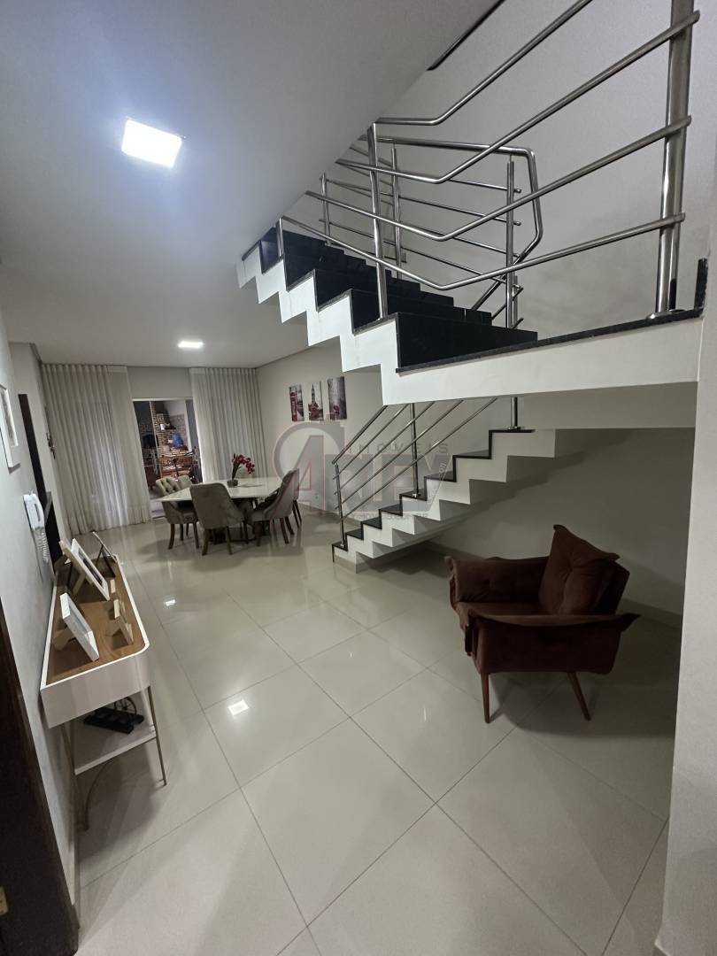 Casa, 4 quartos, 249 m² - Foto 4