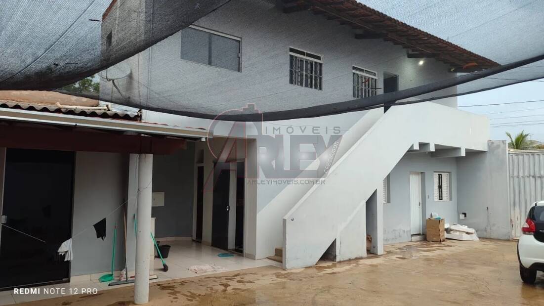 Casa, 4 quartos, 247 m² - Foto 1