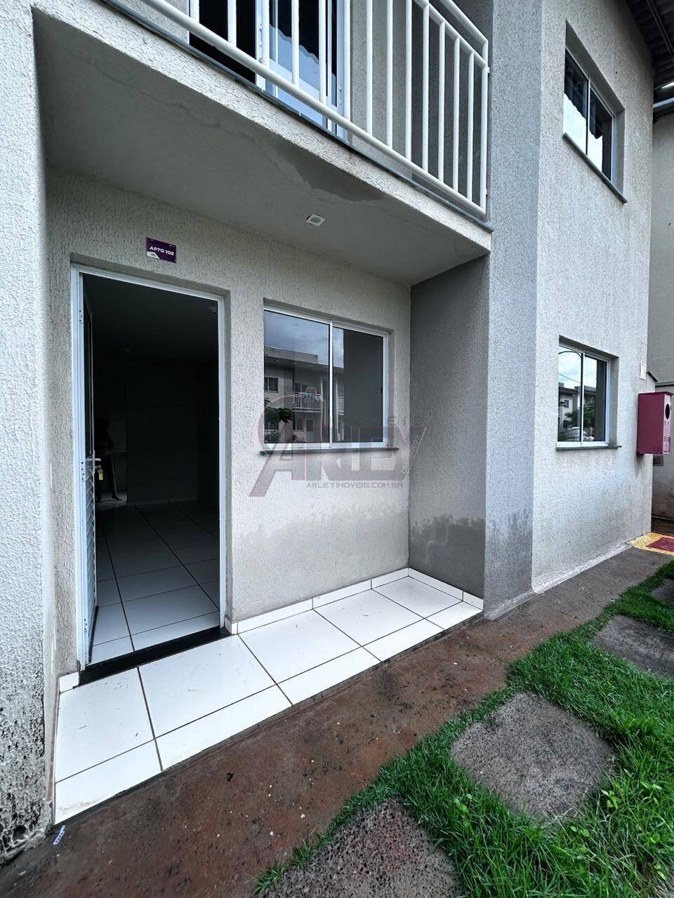 Apartamento térreo e quintal 2 quartos  Vila Segura Condomínio Diu Colares