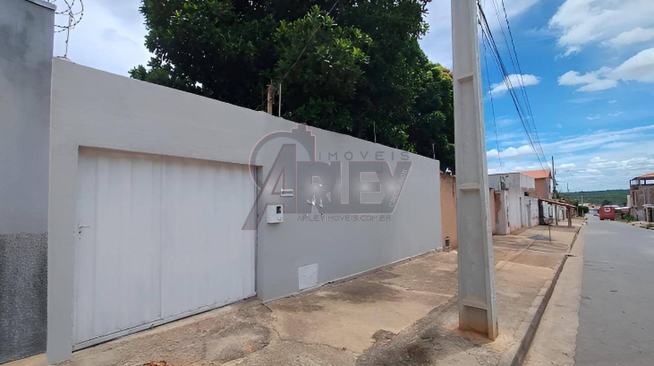CASA À VENDA NO BAIRRO INDEPENDÊNCIA – MONTES CLAROS/MG