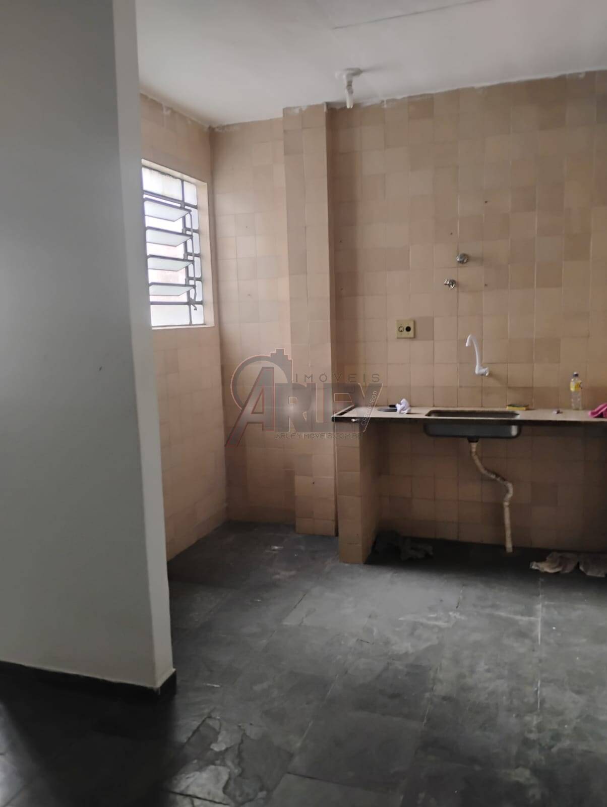  Vende-se Excelente Apartamento no Centro