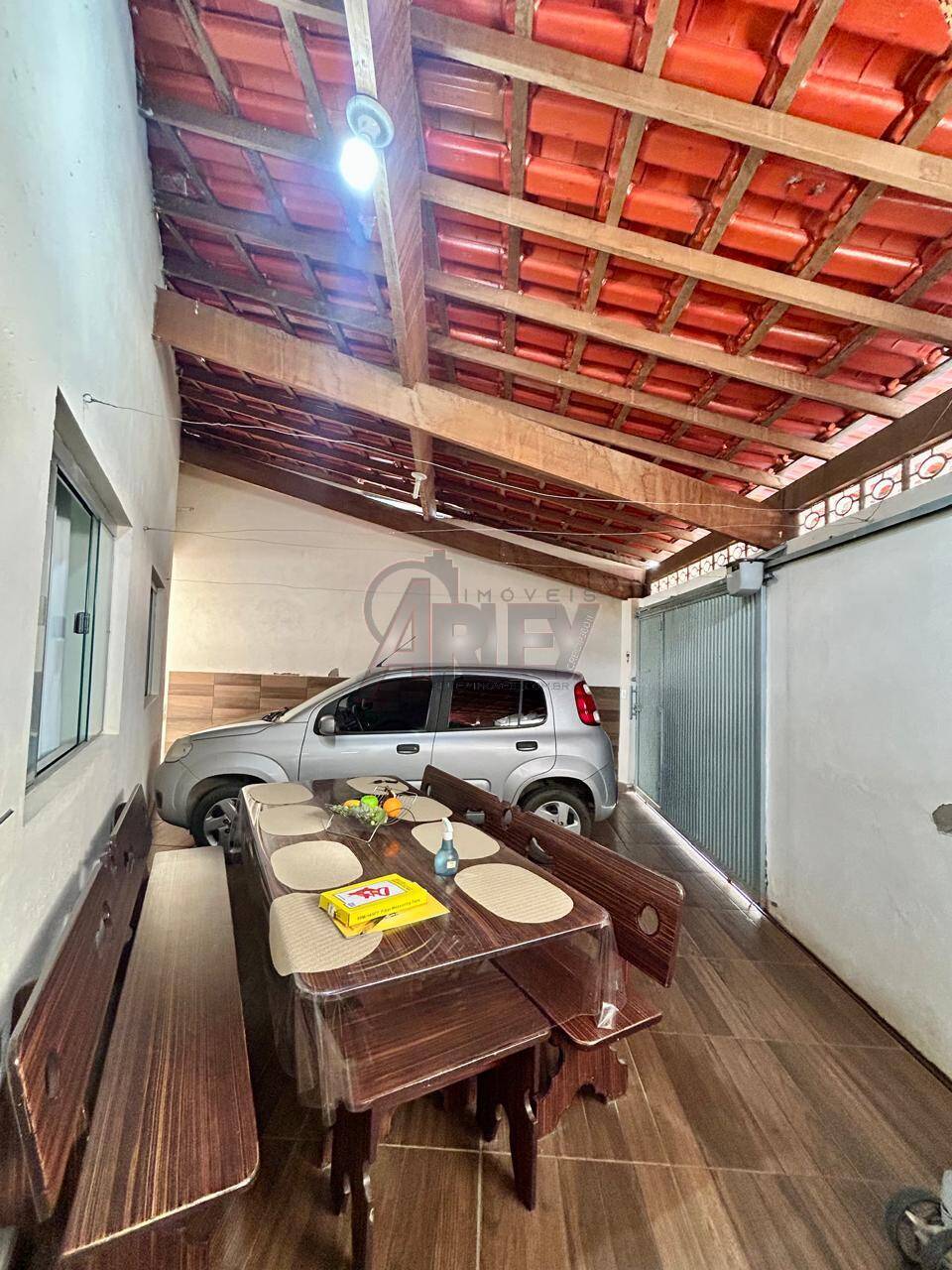 Vende se Casa no Maracanã 3 quartos sendo 1 suíte Não aceita financiamento