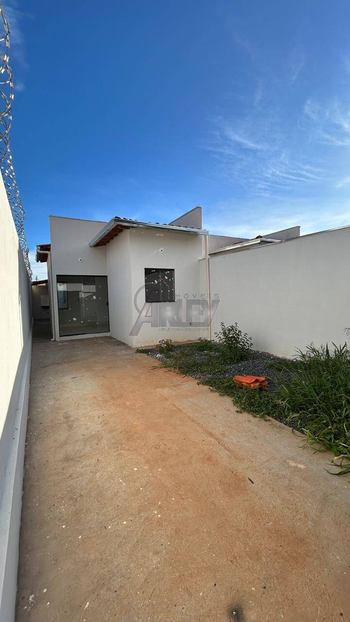 Vende se Casa Bairro Cristais grande independência 2 quartos